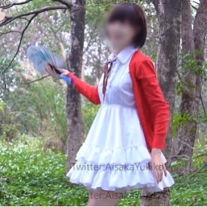 Asiakayukiko时尚穿搭秀：网红MinaTakahashi的美丽笑容，时尚穿搭与完美眼妆